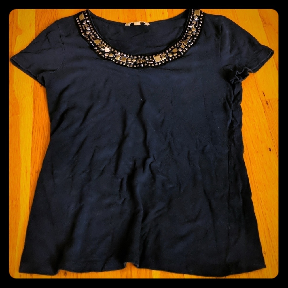 Metallic bead collar navy tee